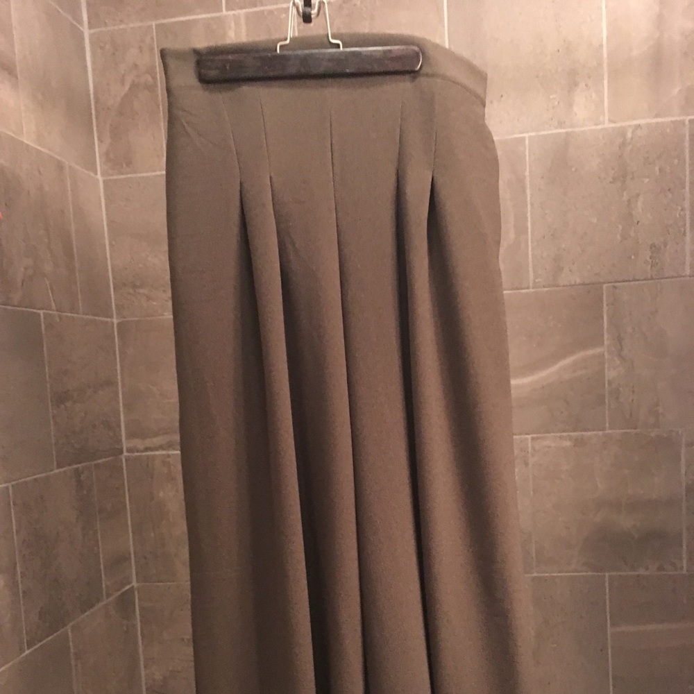 Laura Byrnes California Doris Pants in Olive Crepe